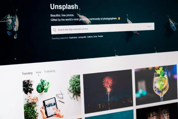 Kostenlose Bildseiten für günstige individuelle T-Shirt-Drucke