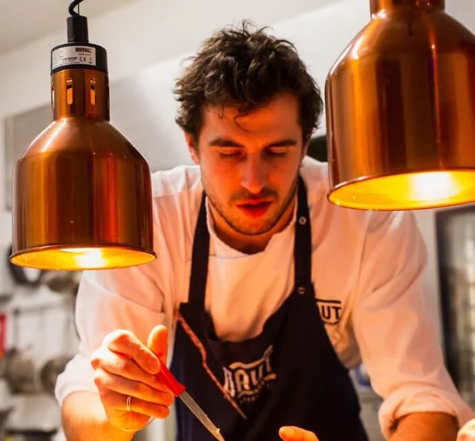 Stickerei für individuelle Kochjacke