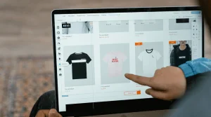 Was benötigen Sie, um individuelle T-Shirts zu gestalten? Ein Leitfaden für den gesamten Prozess